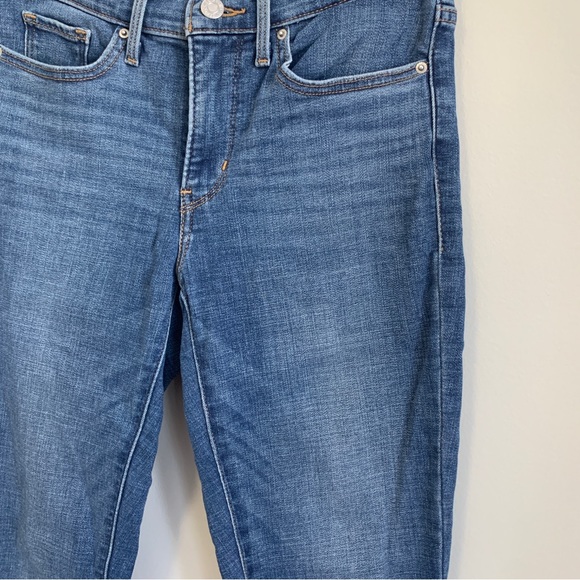 ✨2/$20✨ Levi’s 311 Shaping Skinny Jeans - Picture 2 of 7